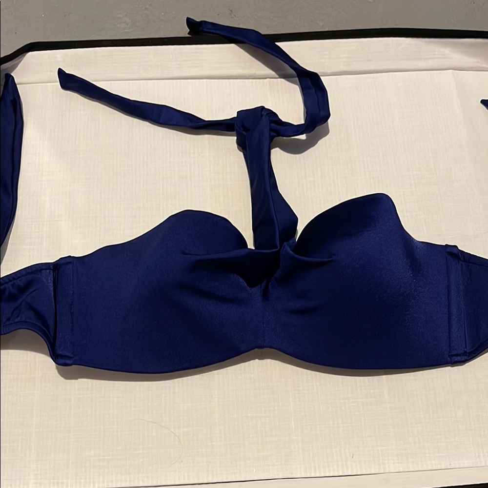 VENUS Navy Bikini Top